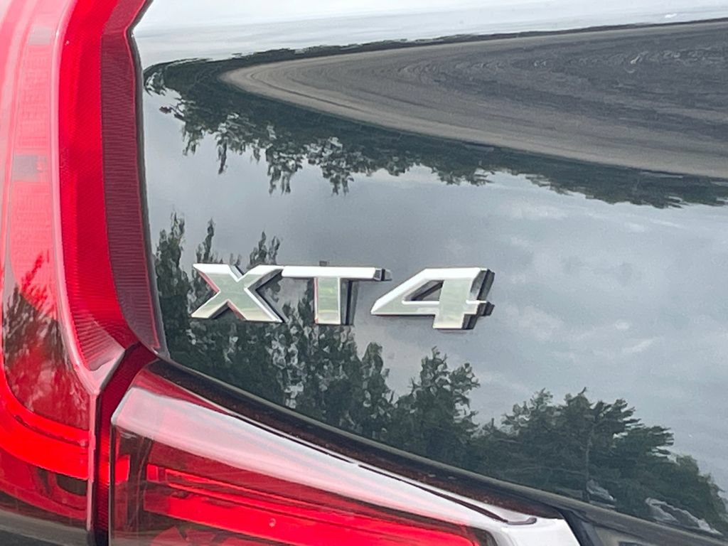 Used 2023 Cadillac XT4 Premium Luxury w/ Driver Assist Package AWD/4WD image 18