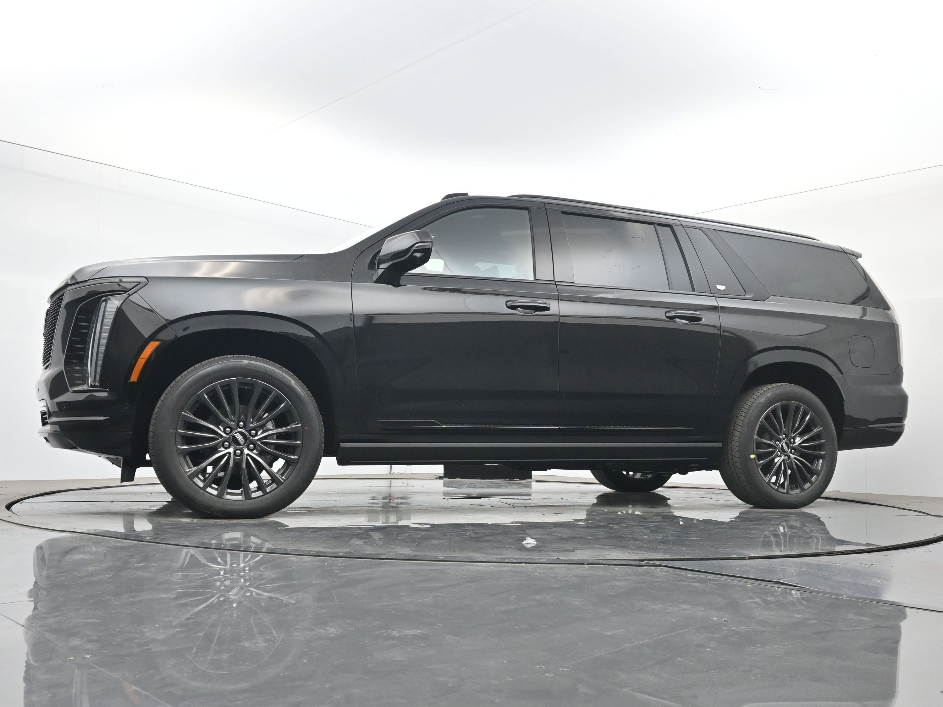 New 2026 Cadillac Escalade ESV Platinum Sport AWD/4WD image 16