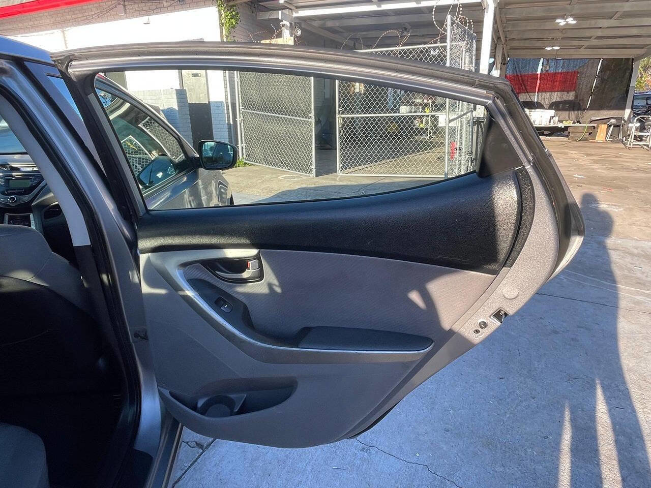 Used 2012 Hyundai Elantra GLS w/ Preferred Pkg 3 image 9