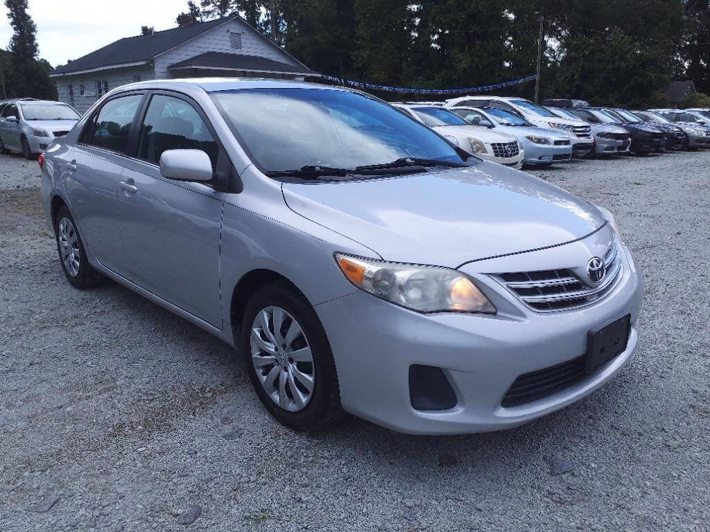 Used 2013 Toyota Corolla LE Special Edition FWD image 1
