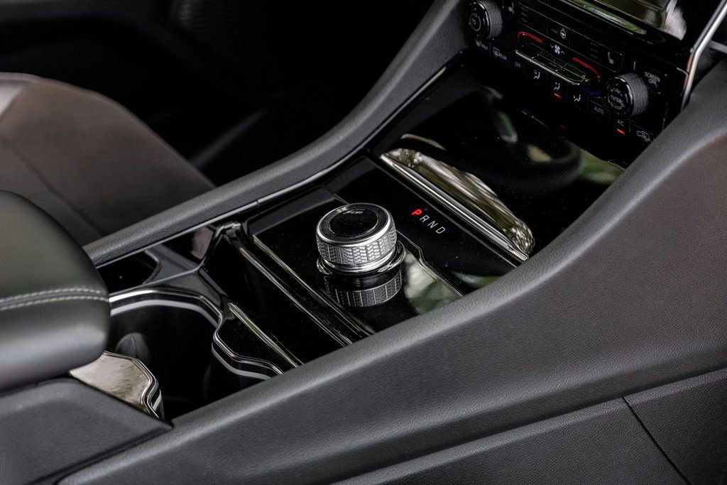 Used 2023 Jeep Grand Cherokee Altitude image 32