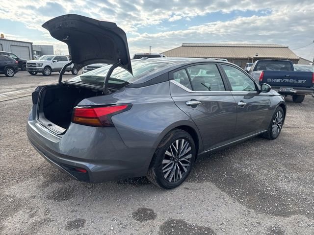 Used 2025 Nissan Altima 2.5 SV image 5