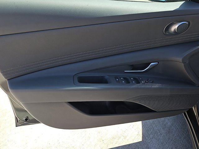 Certified 2025 Hyundai Elantra SEL image 16