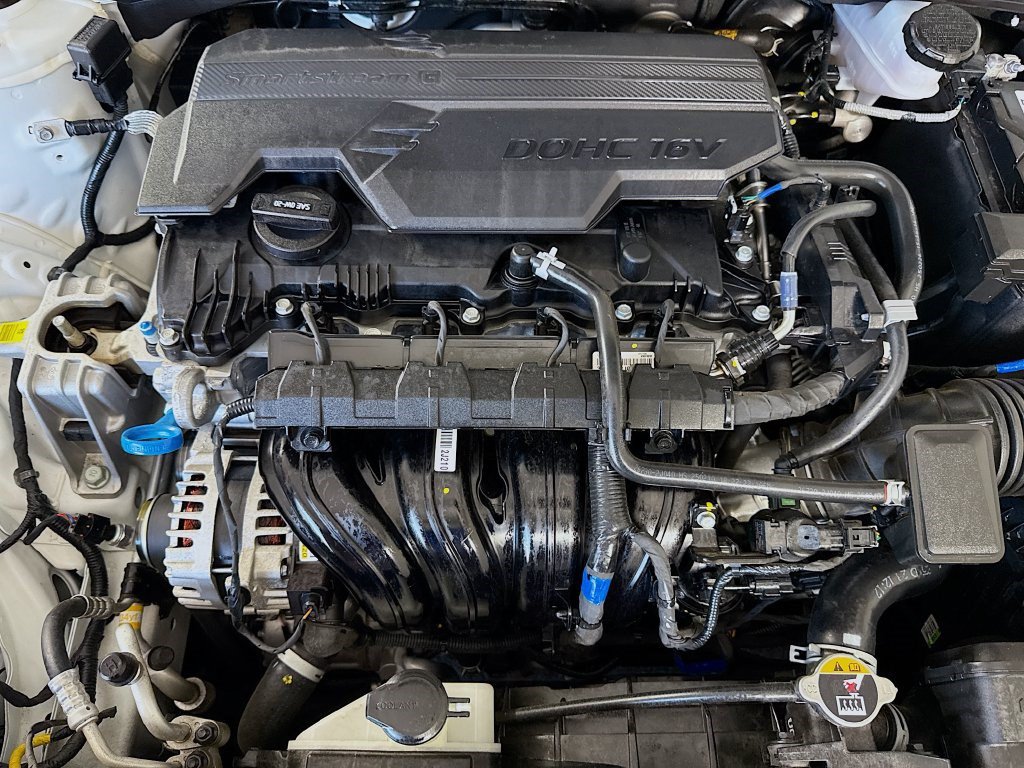 Used 2025 Hyundai Elantra SE FWD image 37