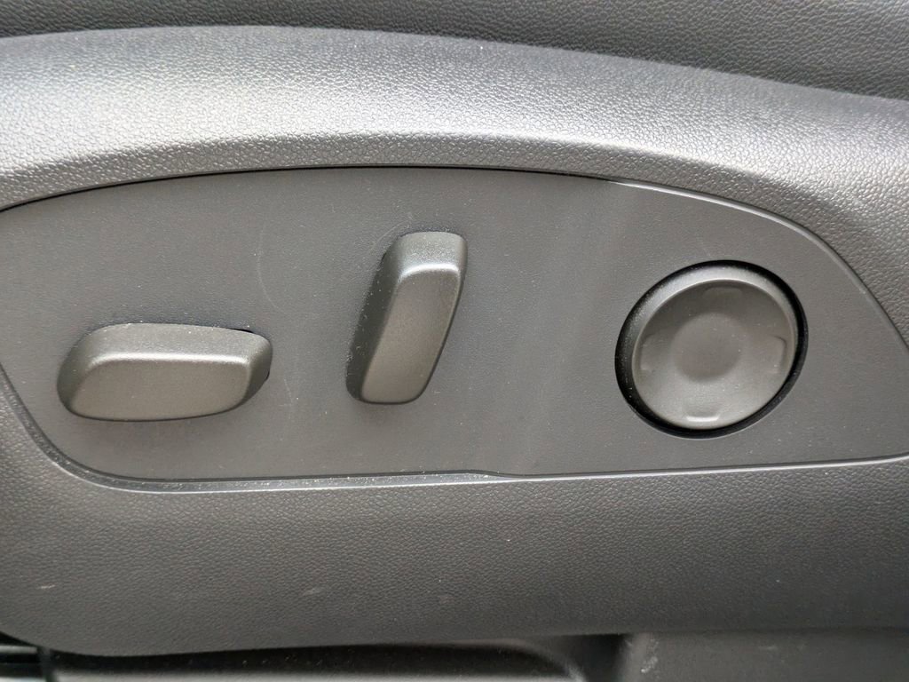 Used 2024 Chevrolet Traverse RS w/ LPO, Floor Liner Package image 21