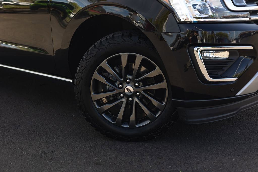 Used 2021 Ford Expedition Max Limited image 4