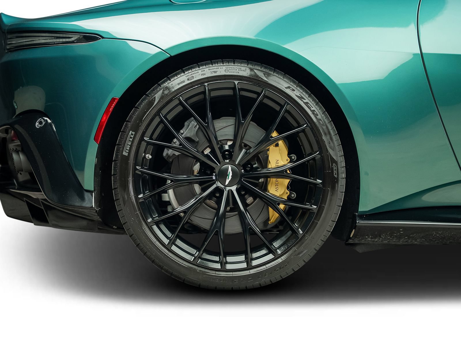 Used 2023 Aston Martin V8 Vantage Roadster RWD image 28