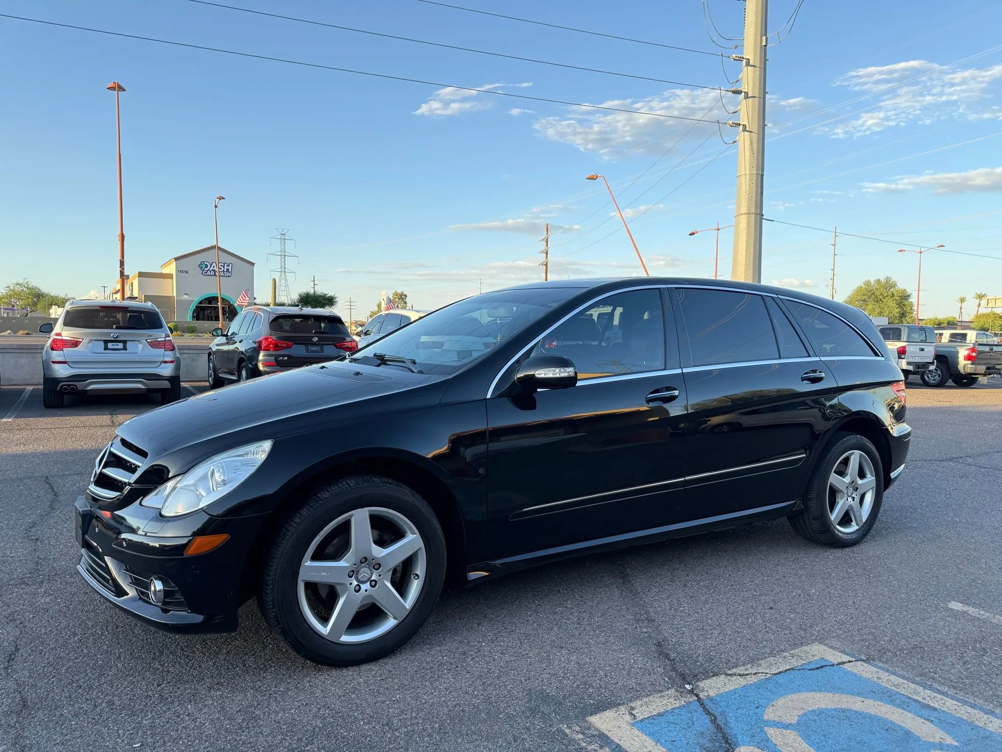 Used 2010 Mercedes-Benz R 350 4MATIC w/ Premium 1 Pkg image 5