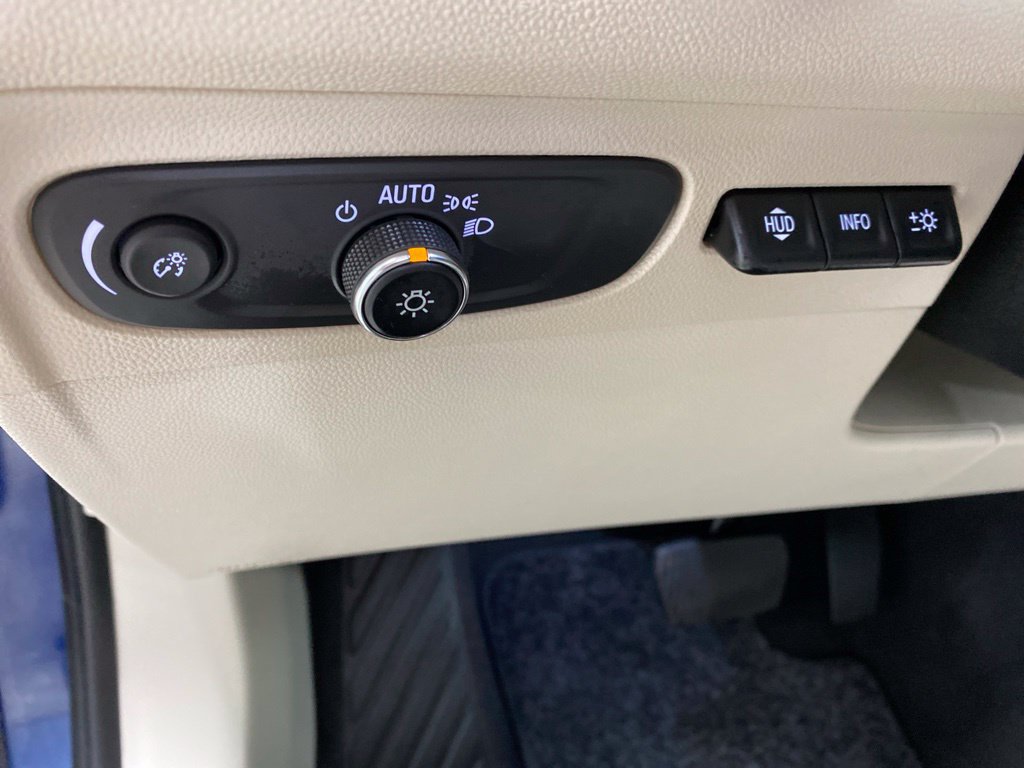Used 2023 Buick Envision Avenir AWD/4WD image 36