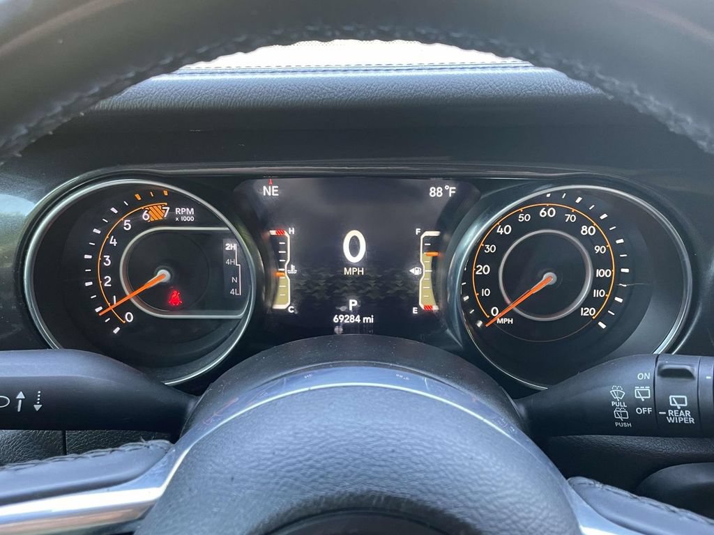 Used 2021 Jeep Wrangler Unlimited Sahara AWD/4WD image 18