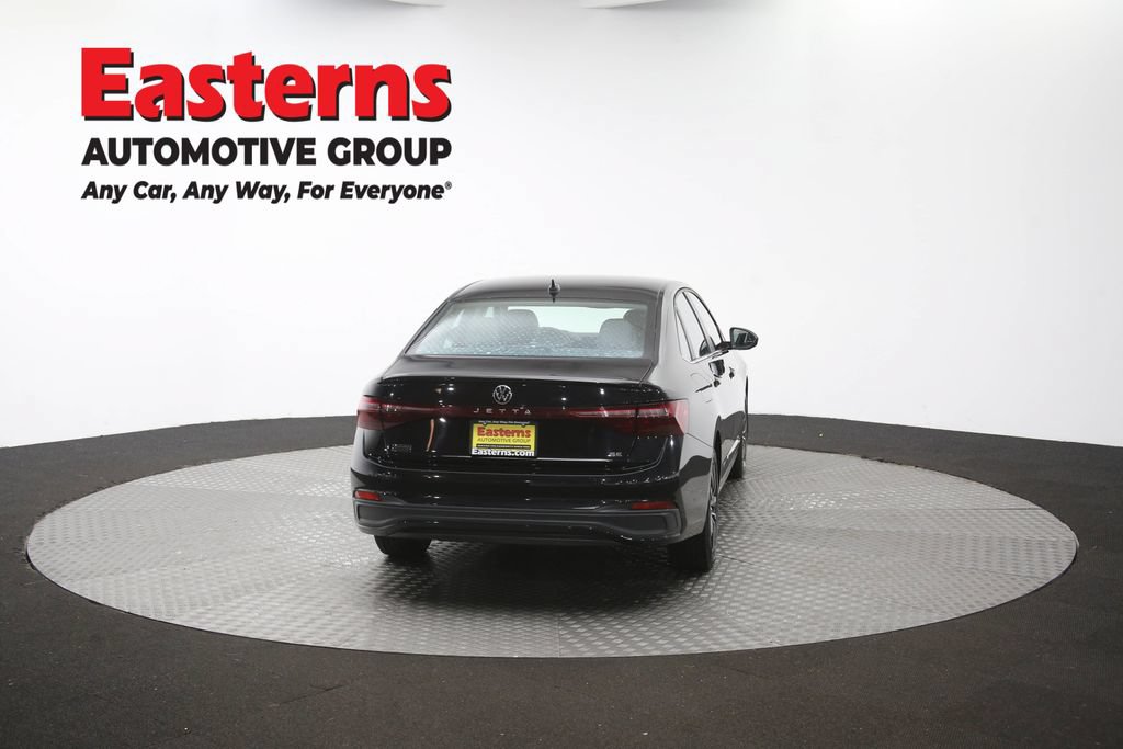 Used 2025 Volkswagen Jetta SE FWD image 37