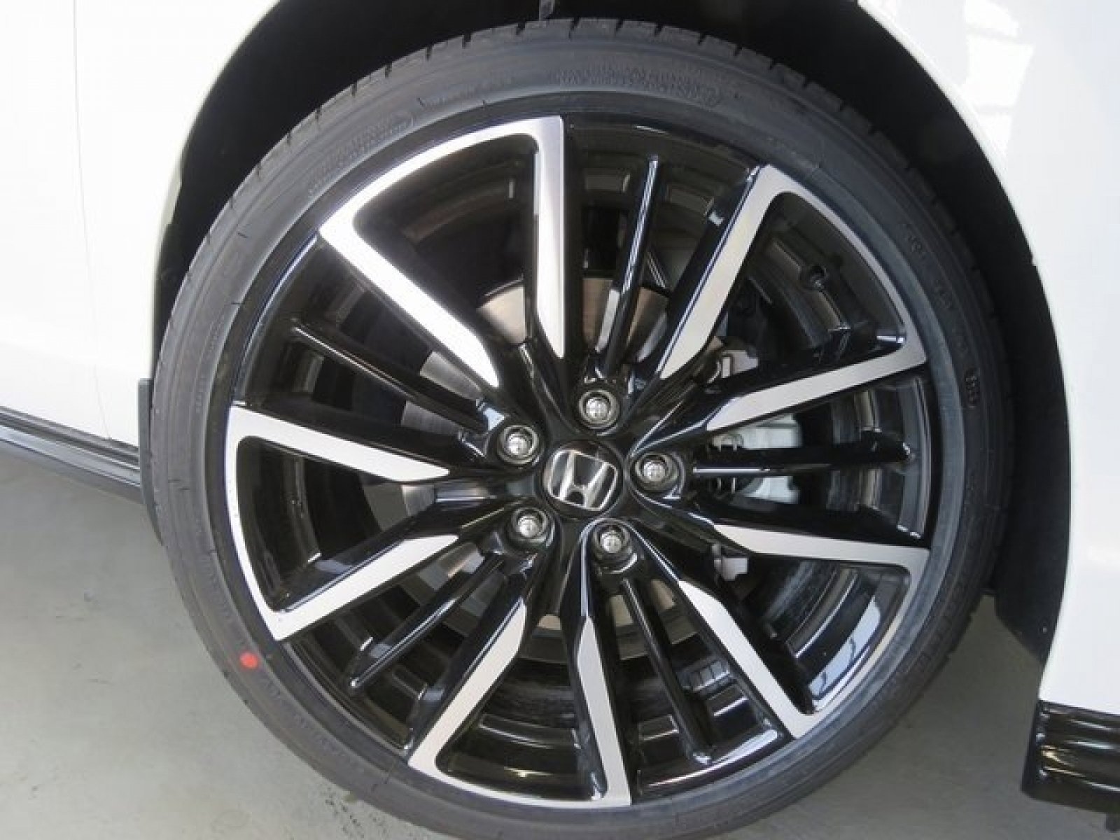 Used 2024 Honda Accord Touring image 3