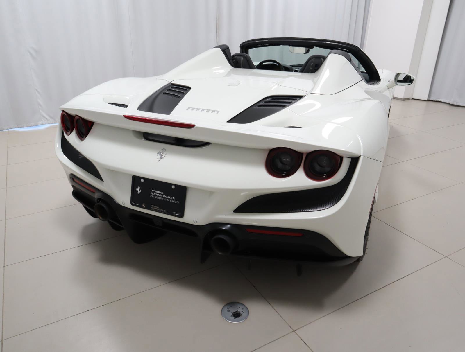 Used 2021 Ferrari F8 Tributo image 11
