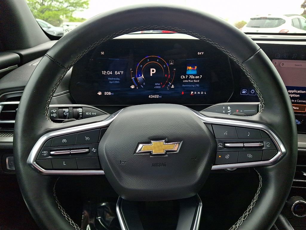 Used 2024 Chevrolet Traverse LT FWD image 19