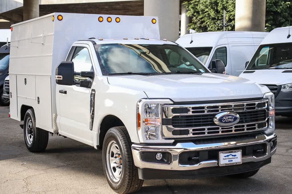 New 2026 Ford F350 XL w/ XL Chrome Package RWD image 3