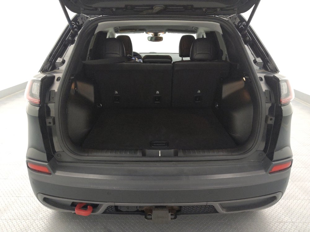 Used 2019 Jeep Cherokee Trailhawk w/ Cold Weather Group image 29