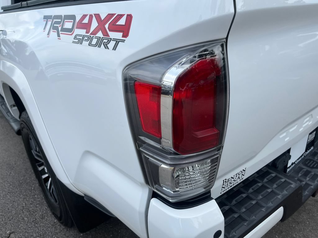 Used 2020 Toyota Tacoma TRD Sport w/ TRD Premium Sport Package AWD/4WD image 43