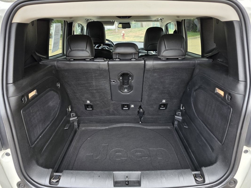 Used 2015 Jeep Renegade Limited AWD/4WD image 21