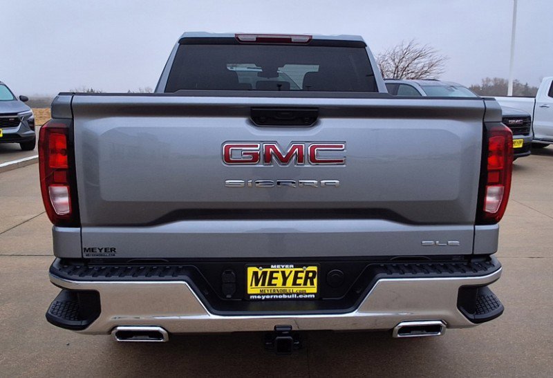 New 2026 GMC Sierra 1500 SLE image 7