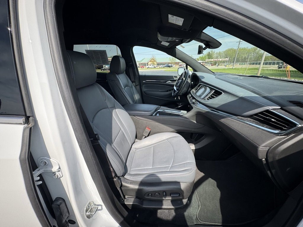 Used 2024 Buick Enclave Premium image 22