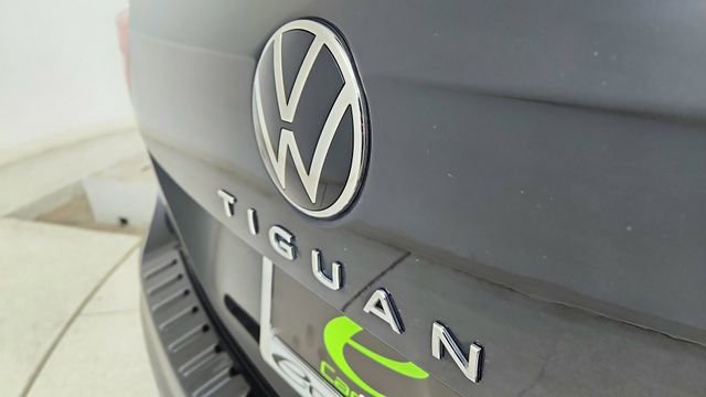 Used 2022 Volkswagen Tiguan SE R-Line image 16