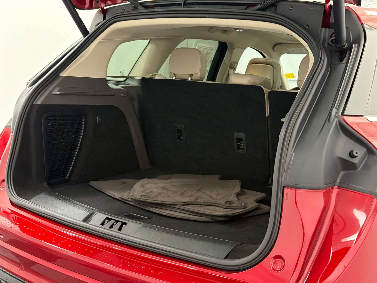 Used 2023 Lincoln Corsair Grand Touring w/ Equipment Group 302A image 8