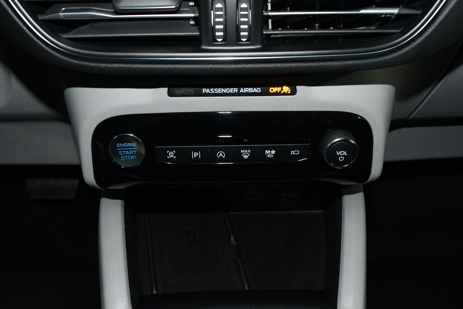 Used 2024 Ford Escape Platinum AWD/4WD image 36