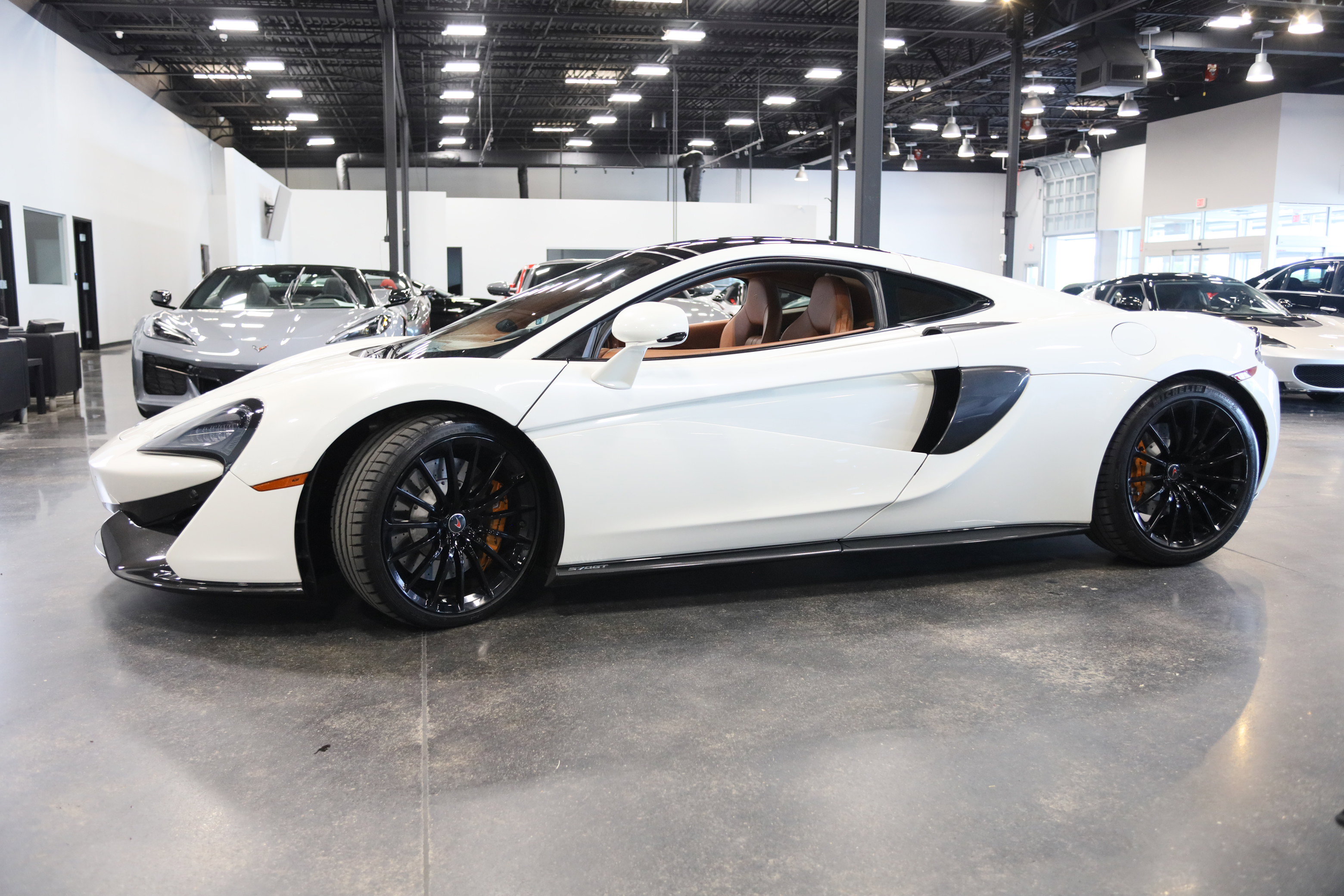 Used 2017 McLaren 570S RWD image 9
