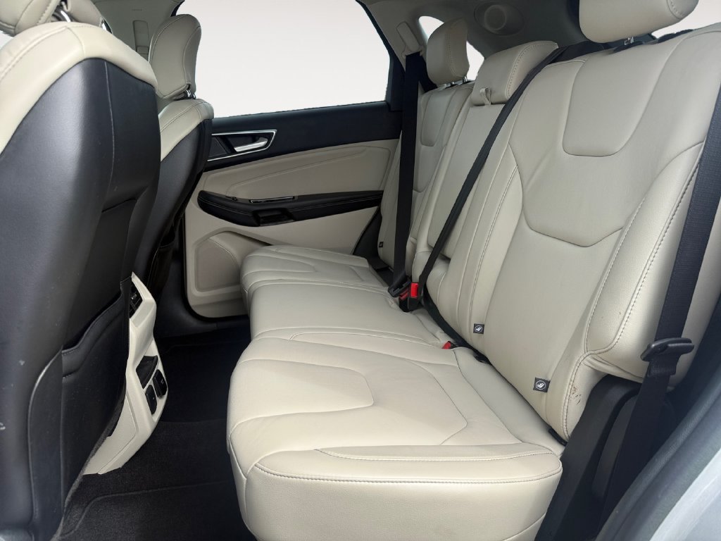 Used 2019 Ford Edge Titanium FWD image 13