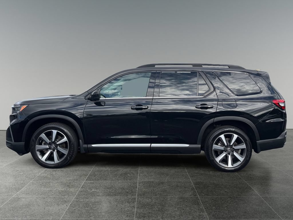 Used 2023 Honda Pilot Touring image 4