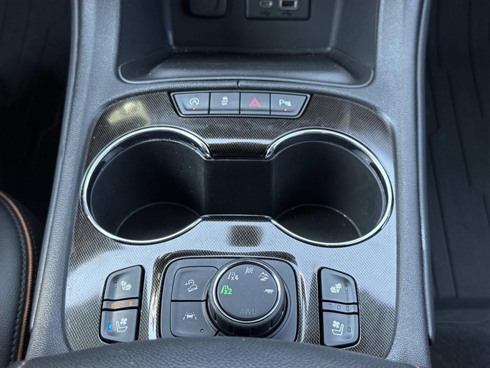 Used 2023 GMC Acadia AT4 w/ Technology Package AWD/4WD image 13