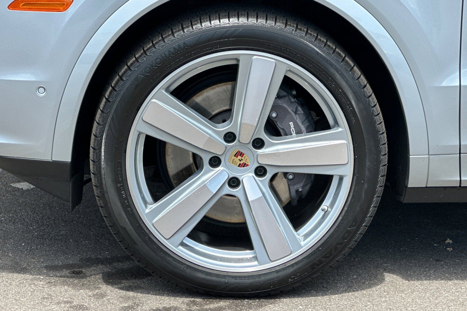 Certified 2024 Porsche Cayenne Coupe AWD/4WD image 27