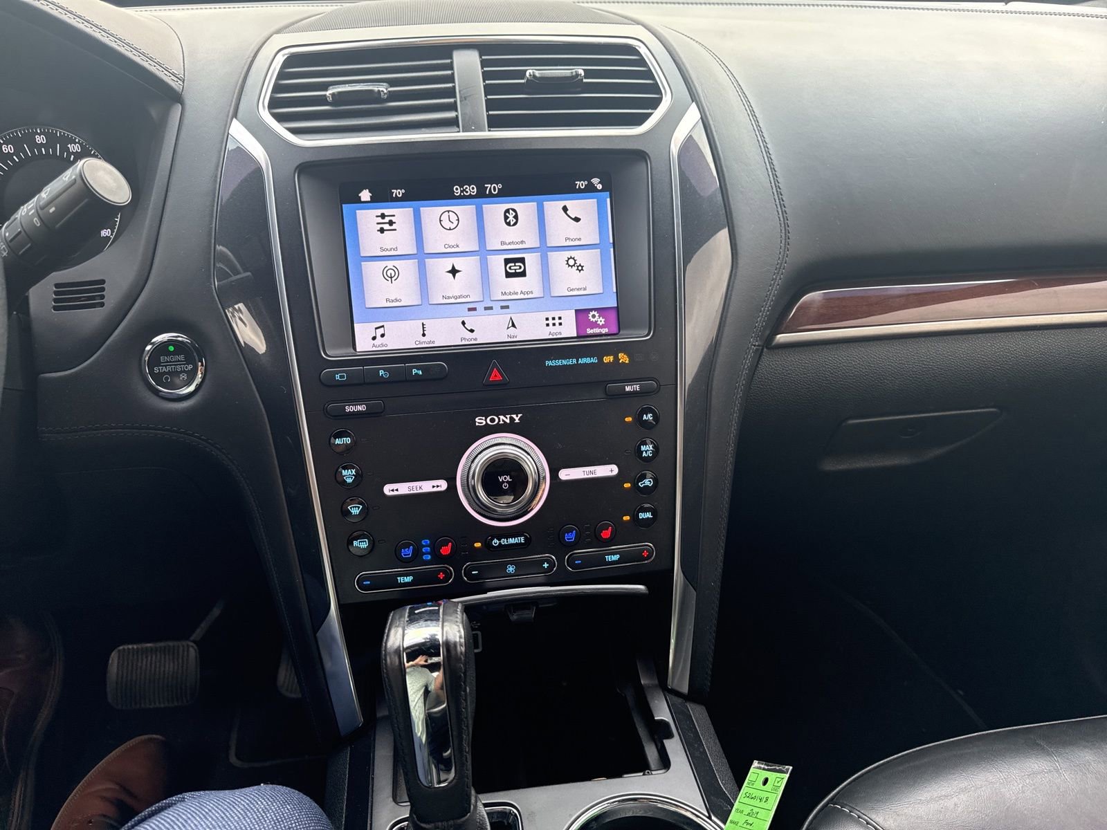 Used 2019 Ford Explorer Platinum image 12