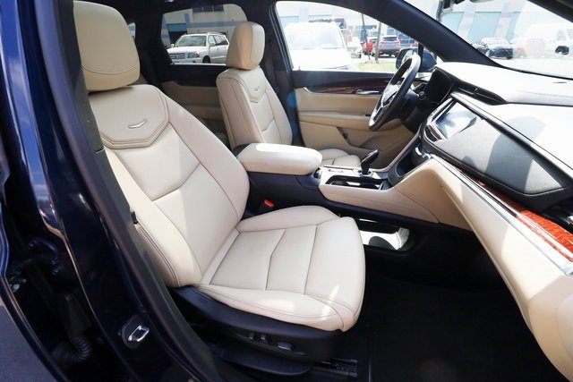 Used 2017 Cadillac XT5 Luxury w/ Driver Awareness Package image 48