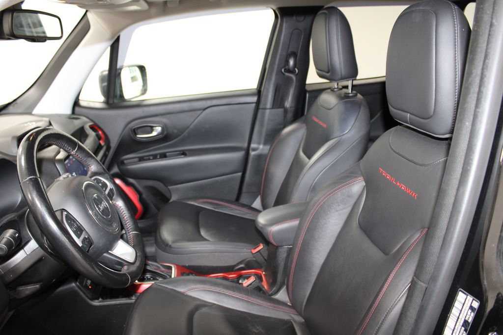 Used 2018 Jeep Renegade Trailhawk AWD/4WD image 12