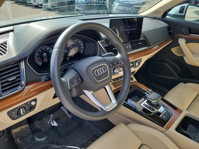 Used 2021 Audi Q5 Prestige w/ Prestige Package image 17