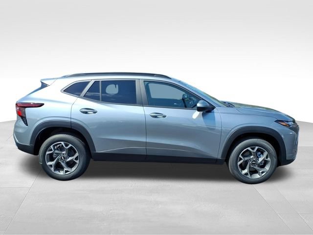 New 2026 Chevrolet Trax LT FWD image 2