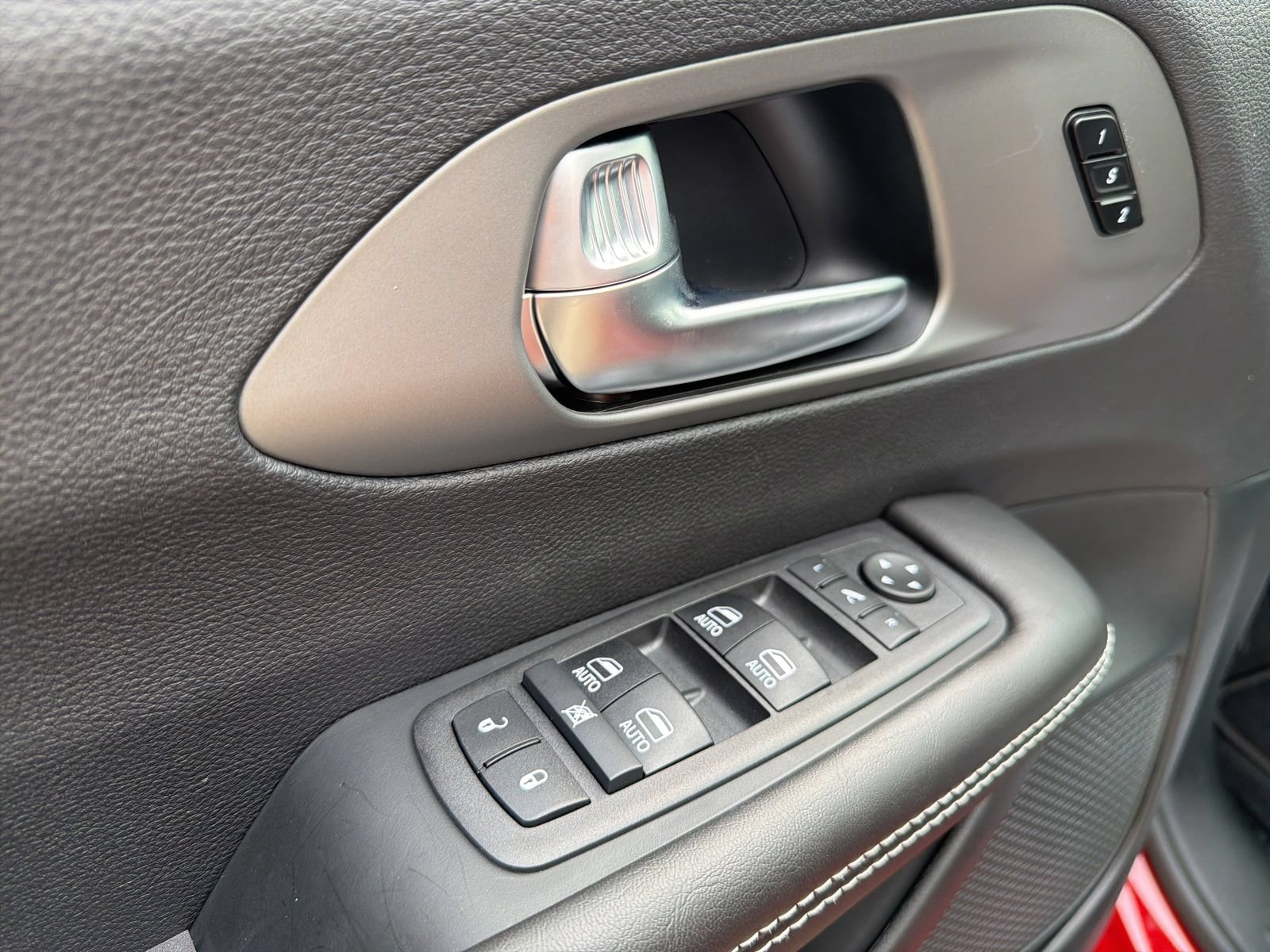 New 2027 Chrysler Pacifica Limited FWD image 14