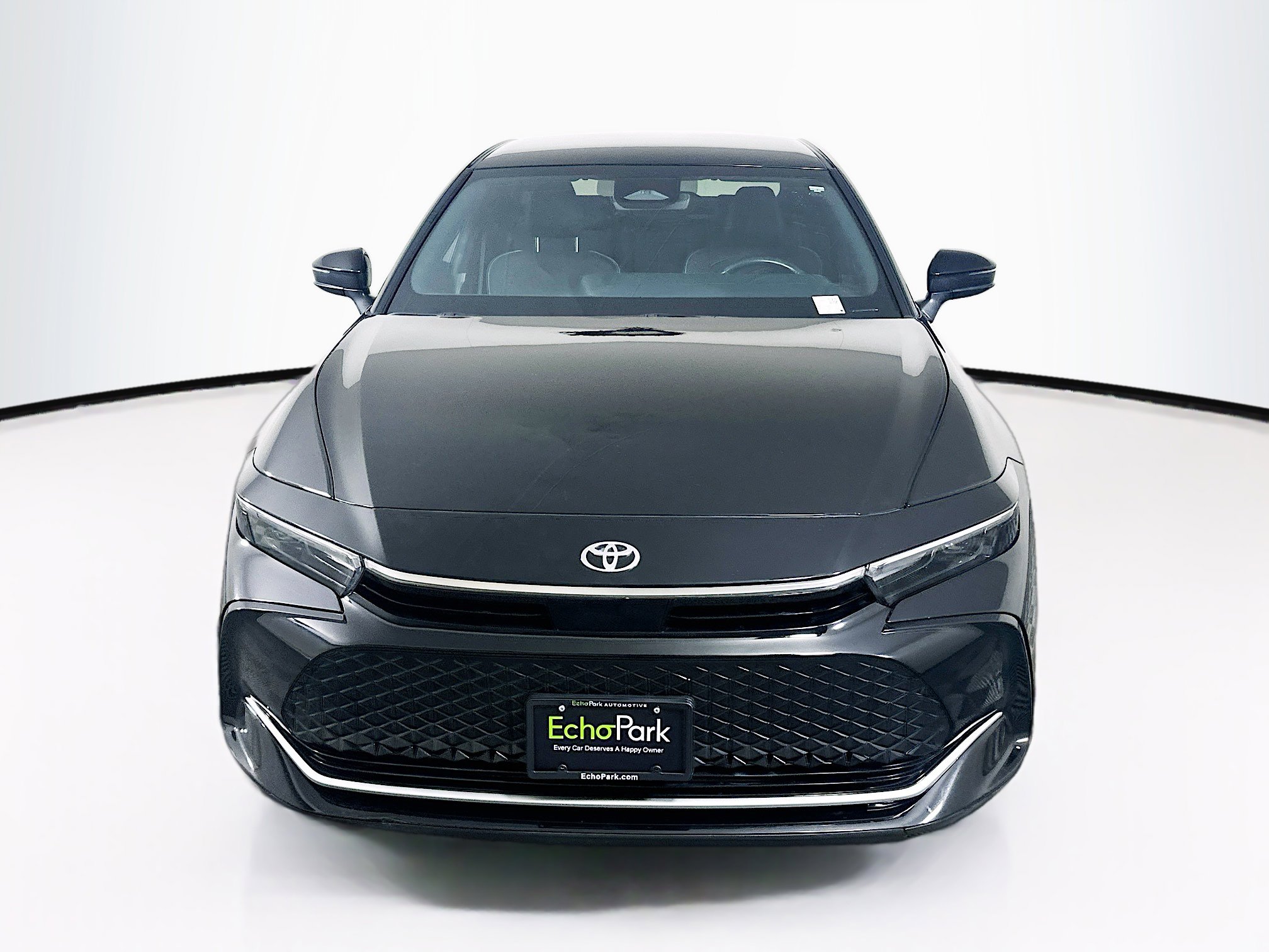 Used 2023 Toyota Crown XLE image 2