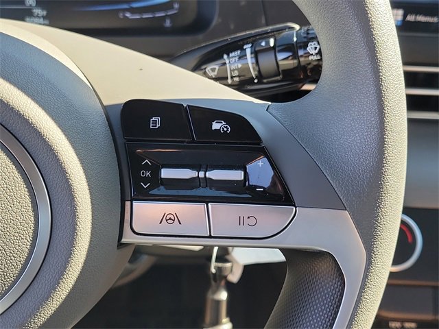 Used 2025 Hyundai Elantra SE image 6