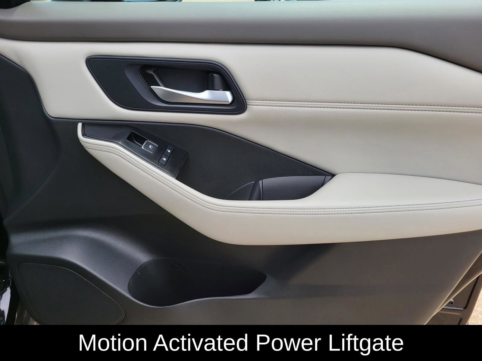 Used 2023 Nissan Rogue SL w/ SL Premium Package FWD image 7