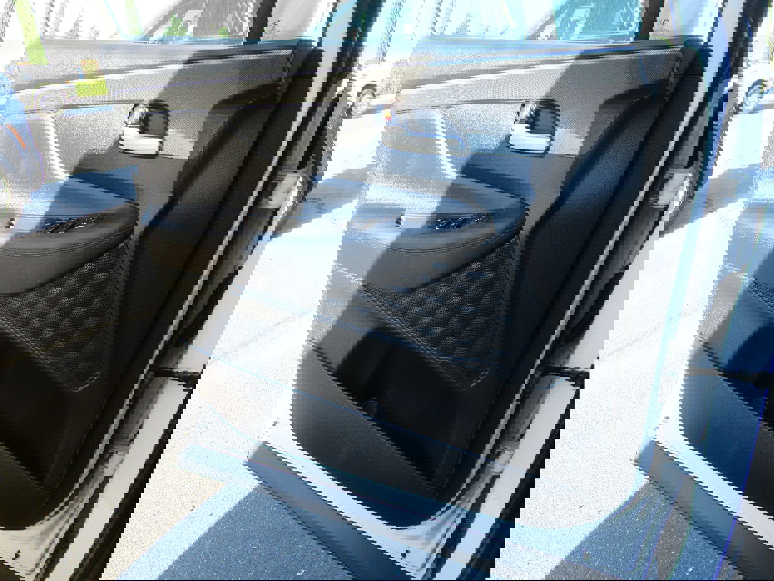 Used 2022 Hyundai Santa Fe SEL w/ Convenience Package image 9