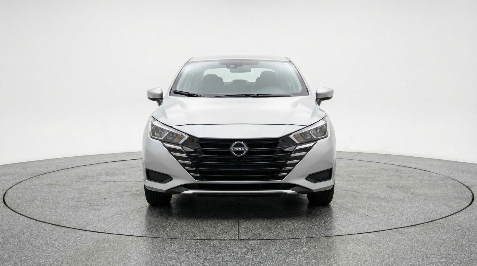 Used 2025 Nissan Versa SV image 2