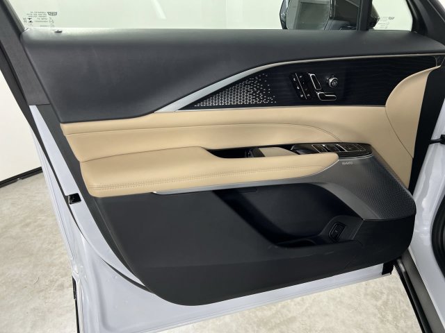 Used 2026 Cadillac Lyriq Signature Luxury w/ Nappa Leather Package AWD/4WD image 22
