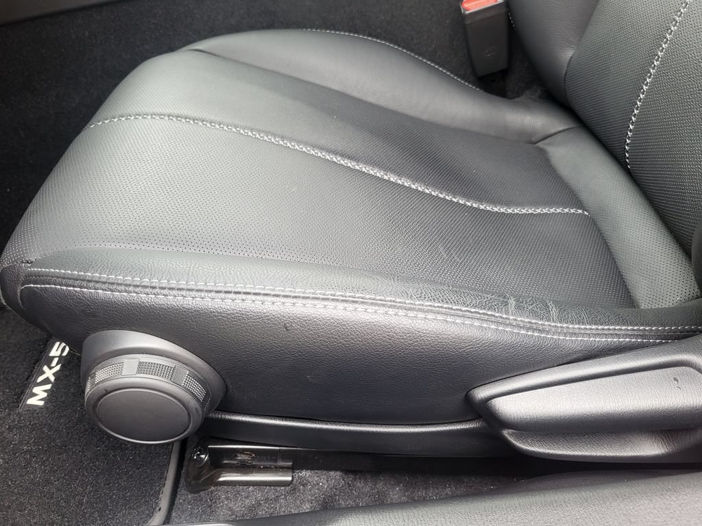 Used 2024 MAZDA MX-5 Miata Grand Touring w/ Appearance Package RWD image 16