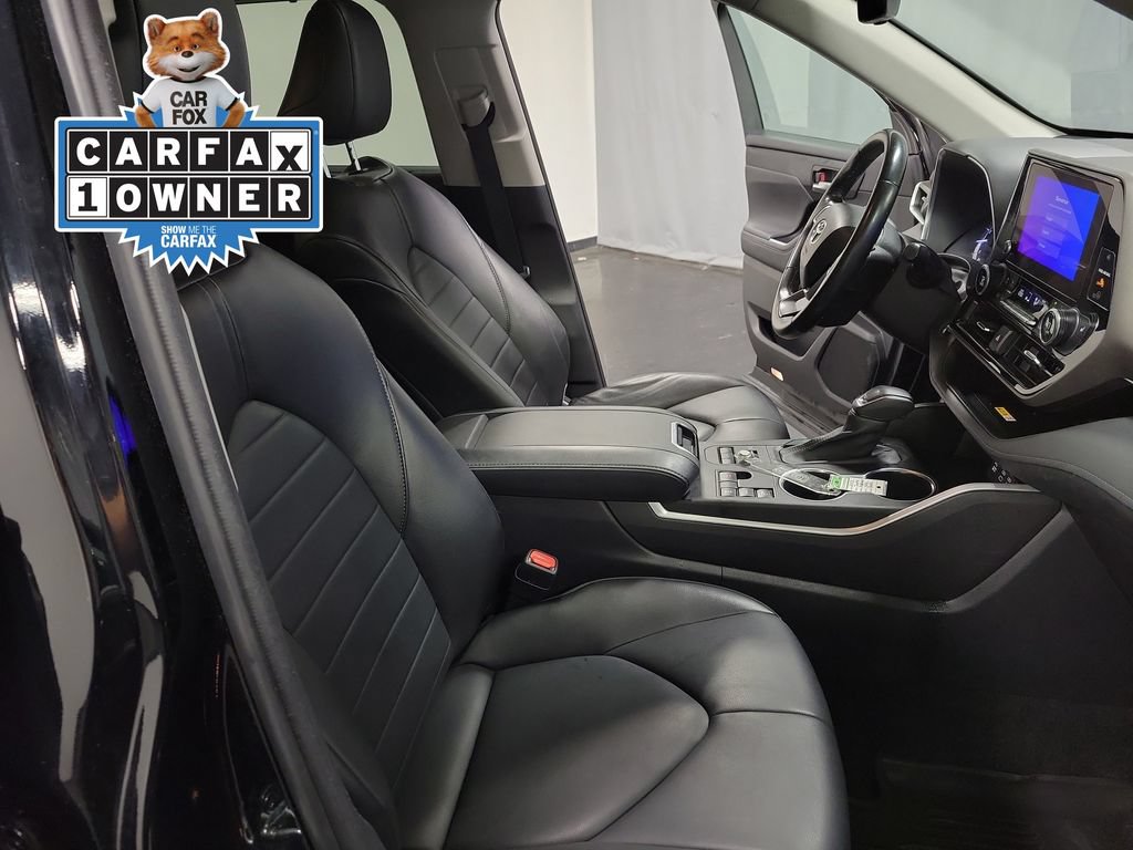 Used 2023 Toyota Highlander XLE AWD/4WD image 23