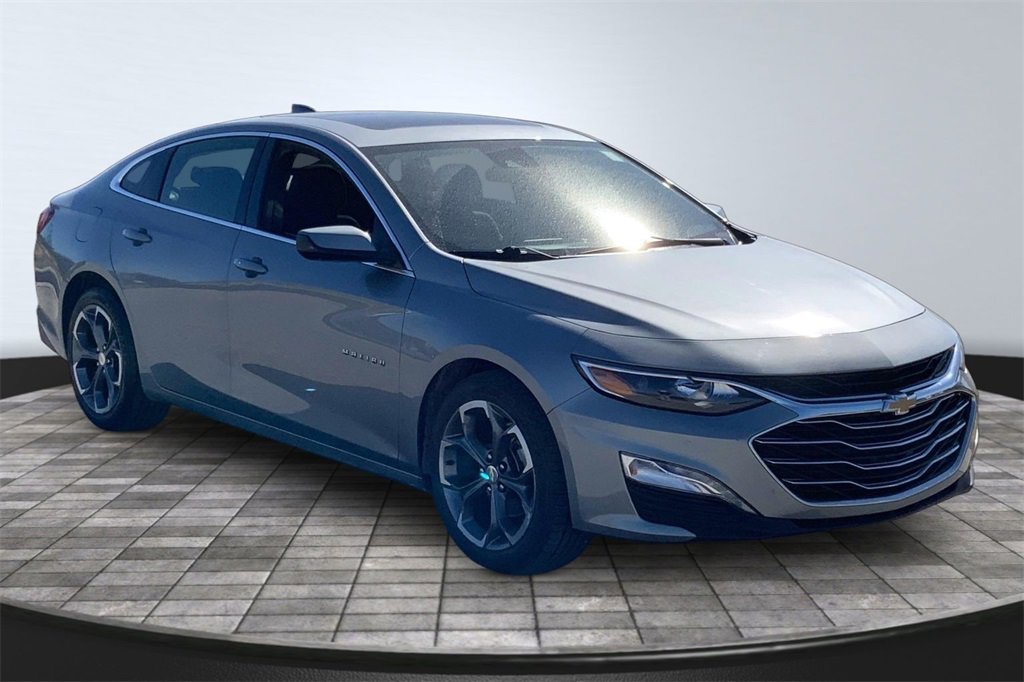 Used 2024 Chevrolet Malibu LT image 3