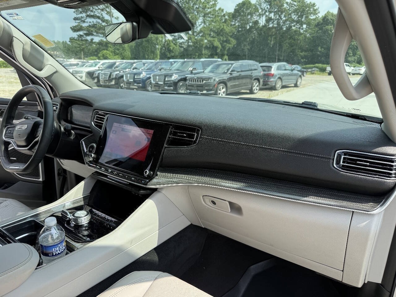 Used 2022 Jeep Wagoneer Series II AWD/4WD image 28