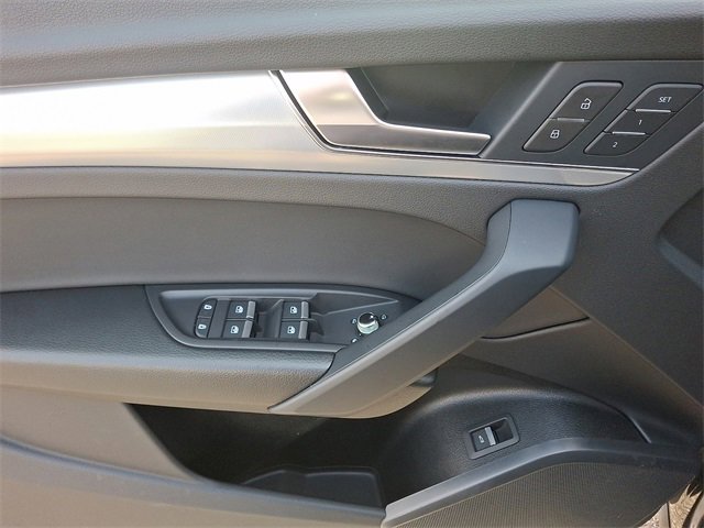Used 2025 Audi Q5 2.0T Premium image 12