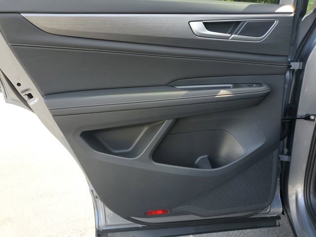 New 2026 Volkswagen Atlas Cross Sport SE image 13